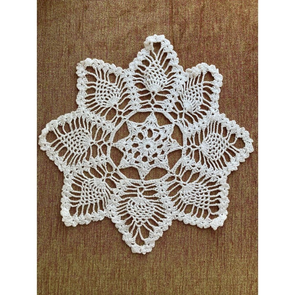 Handmade Crochet Intricate Pattern Floral Sunflower Starburst Doily 11.5" White